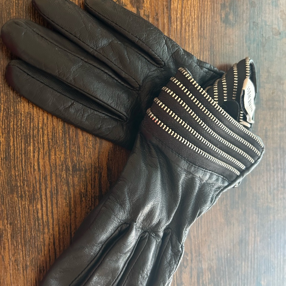 Nine West Black Leather Gloves with Zipper Detail